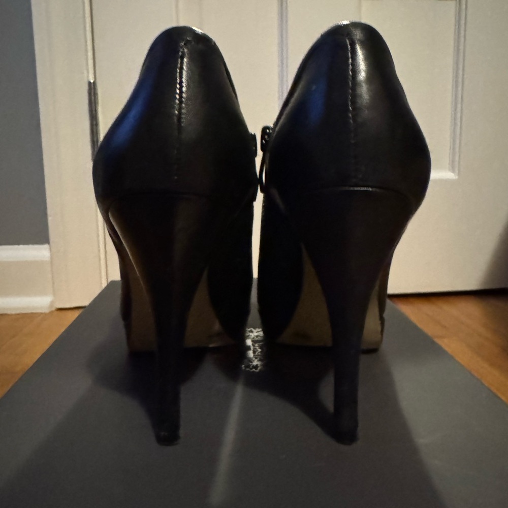 Vince Camuto Elvin Black Heeled Ankle Boots - Picture 5 of 13
